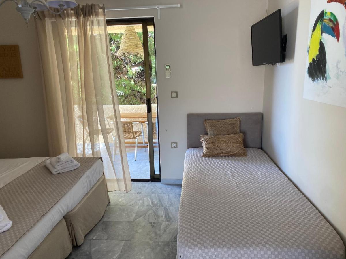 Aelia Houses Agia Marina  Bagian luar foto