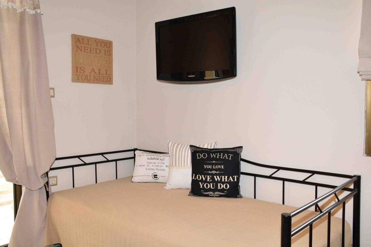 Aelia Houses Agia Marina  Bagian luar foto